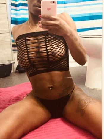 Diamond, 22  female escort, Duluth